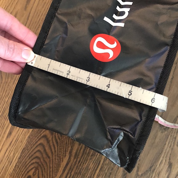 *FREE with purchase* Lululemon reusable bag - Picture 7 of 13